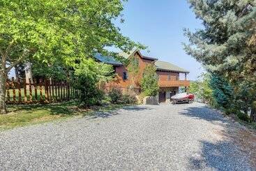 茅舍 Family Friendly Dandridge Home W/ Lake Views!