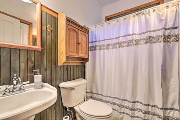 コテージ Modern, Spacious Florence Retreat W/ Fire Pit