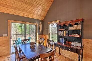 茅舍 Updated Rural Retreat In New Haven Near Vineyards!