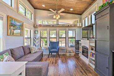 Сельский дом Upscale Tiny Home   Boho Chic Austin Getaway!
