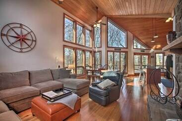 茅舍 Upscale Wintergreen Resort Home W/golf Course View
