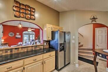 קוטג'' Hayesville Bungalow W/ Porch & Forest Views!