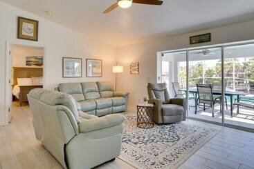 بيت ريفى Canal Front Cape Coral Home Rental: Pool, Lanai!