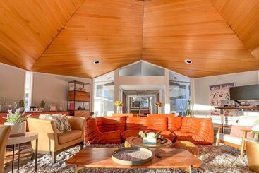 Сельский дом Pristine West Dover Home W/ Deck & Mountain Views!