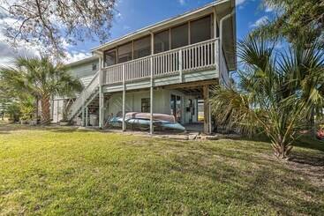 بيت ريفى Serene Hudson Home On Canal W/ Direct Gulf Access