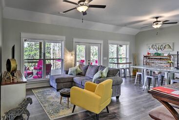 بيت ريفى White Oak Creek Home W/ Views, Deck & Pool Access!