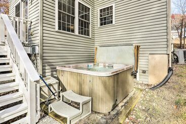 بيت ريفى Hot Tub, Lake Access: Serene Albrightsville Home!
