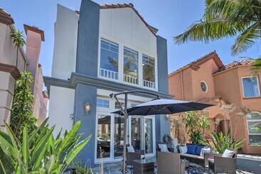 茅舍 Oceanside Home W/ Rooftop Patio   Steps To Beach!