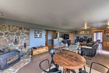 Сельский дом Secluded Mountain Retreat W/ Views On 45 Acres!