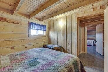 بيت ريفى Secluded Belle Fourche Cabin: Group Friendly!