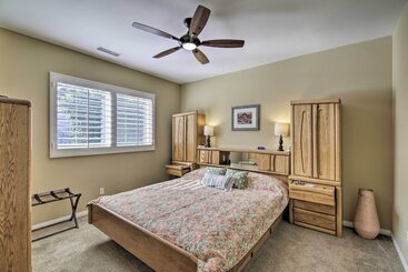 茅舍 Pool & On Site Golf Course: Modern Indio Retreat