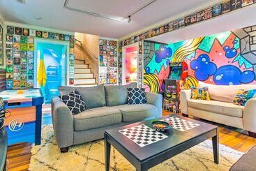 بيت ريفى Game Room & Mountain Views: Lake Lure Retreat!