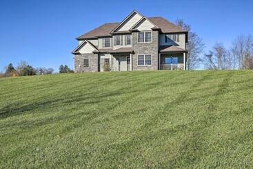 별장 New Paltz Home W/ Fire Pit + Gas Fireplace!