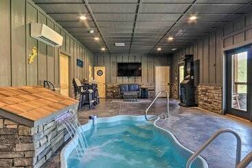 茅舍 Smoky Mtn  Peaceful Paradise  W/ Indoor Pool!