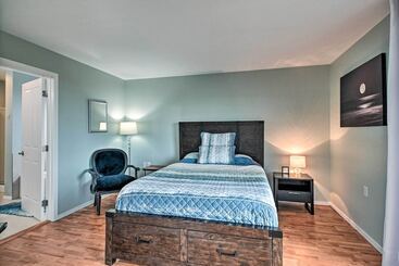 Сельский дом Beachfront Westport Home W/ Deck!