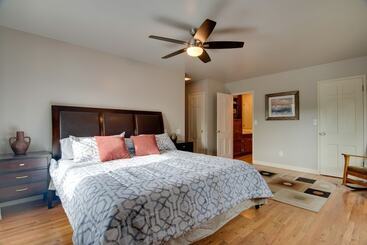 별장 Chic Boulder Mountain Home W/ Hot Tub + Views