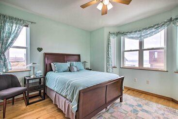 별장 Walk To Beach: Pacific City Home W/ Bay Views!
