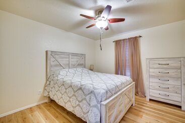 کلبه Convenient Las Cruces Home W/ Patio & Grill!
