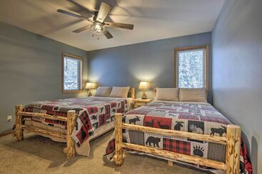 بيت ريفى Cozy Eagle River Home W/ Paddleboard & 2 Kayaks!
