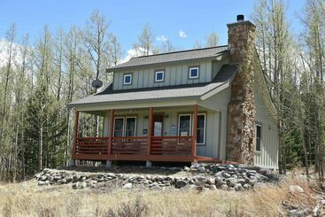 Сельский дом Moose Crossing Cabin On 2 Private Acres W/ Trails!