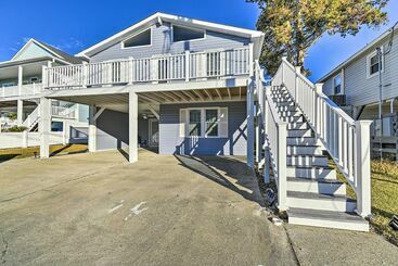 کلبه Myrtle Beach Duplex Home W/ Deck + Fire Pit!