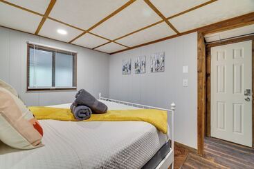 קוטג'' Hot Tub & Resort Amenities: Pocono Lake Retreat!