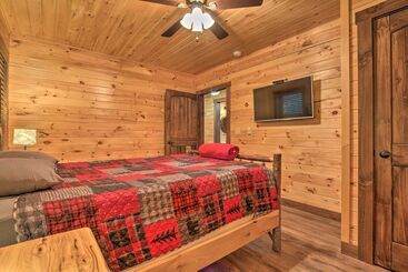 별장 Serenity Now  Cabin W/ Fire Pit + Game Room!