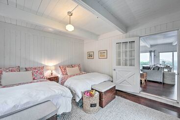 بيت ريفى Sun Soaked Sandy Point Haven W/ Beach Access!