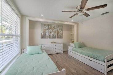 بيت ريفى Waterfront Crystal River Home W/ Boat Dock!