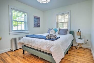 קוטג'' Waterfront North Beach Home ~ 2 Mi To Beach!