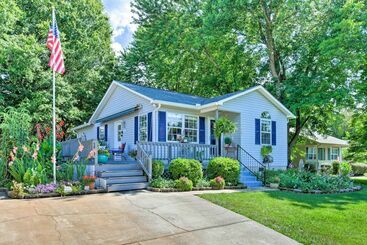 コテージ Lake Norman Home W/ Porch   Across From Marina!