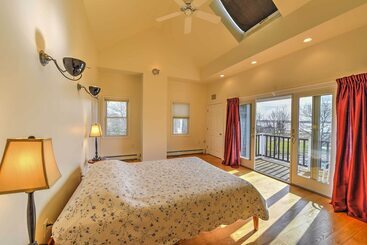 별장 Multi Level Marion House: Loft, Deck + Ocean Views
