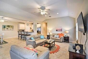 کلبه < 1 Mi To Beach: Salty Dog House In Galveston!