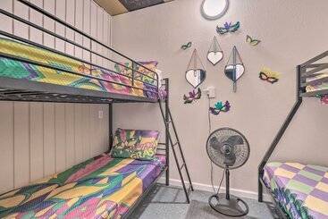 Сельский дом The Float Yard  Pensacola Home W/ Pool Table