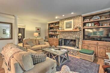 بيت ريفى Arcade Cove    Lake Martin Home W/ Private Dock!