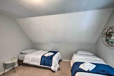 بيت ريفى Charming Saco Home W/ Deck, 5 Mi To Beach!