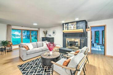 بيت ريفى Michiana Shores Retreat W/ Deck + Fire Pit!