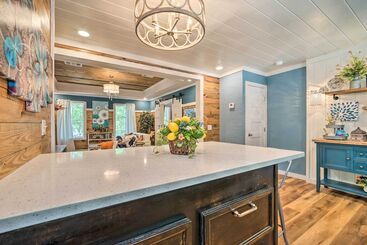 بيت ريفى Modern Broken Bow Cabin, Near Lake + Wineries