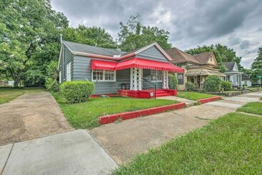 کلبه Montgomery Home W/ Porch In Prime Location!