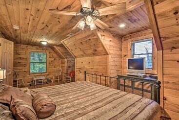 コテージ Pet Friendly Bryson City Cabin W/ Fire Pit + Deck!