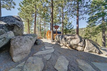 کلبه Secluded Mountain Cabin: Sweeping Lake Tahoe Views