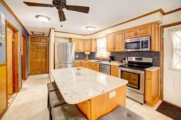 بيت ريفى Waterfront Evart House On Chippewa Lake Channel