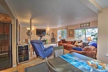 별장 Waterfront North Bend Home: 9 Miles Into Town