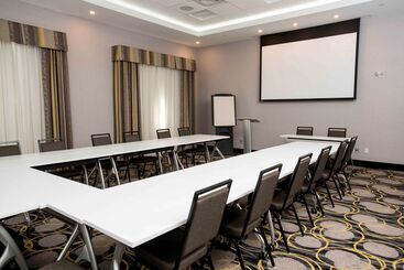 فندق Hampton Inn & Suites By Hilton Thunder Bay