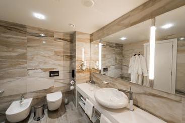 هتل Parklane Resort And Spa