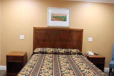 汽车旅馆  Fullerton Lodge