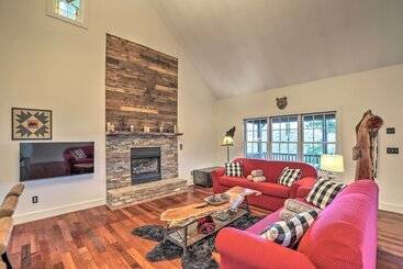 بيت ريفى Tranquil Hendersonville Cabin W/ Mountain Views!