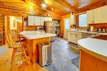 קוטג'' Three Bears Cabin  Btwn Mt Snow & Stratton Mtn!