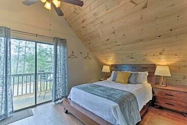 קוטג'' Camp Themed Sevierville Cabin W/ Hot Tub + Teepee!