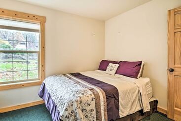 بيت ريفى Chalet At Running Y Resort W/ Wraparound Deck!